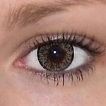 Elegance brown v detailu na původní barvě očí hnědé